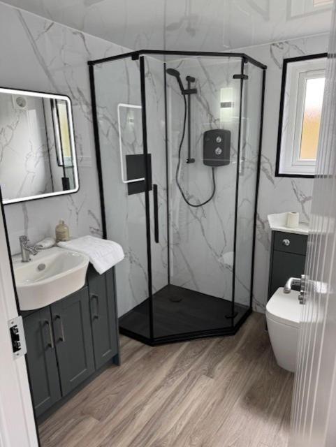 アックナシーン Ledgowan Bunkhouseホステル エクステリア 写真